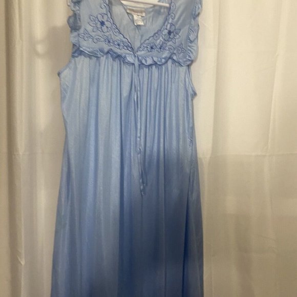 DREAM AWAY 2 PIECE NYLON GOWN AND ROBE SIZE MEDIUM - Picture 6 of 9
